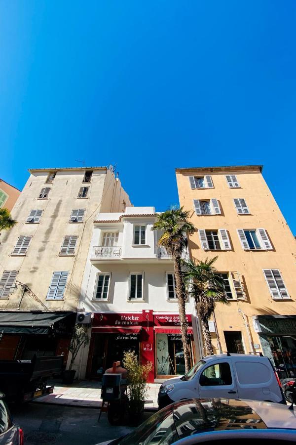 Les Suites R Bonaparte - Appartements De Standing Au Coeur De La Vieille Ville Pietonne Ajaccio  Exterior photo