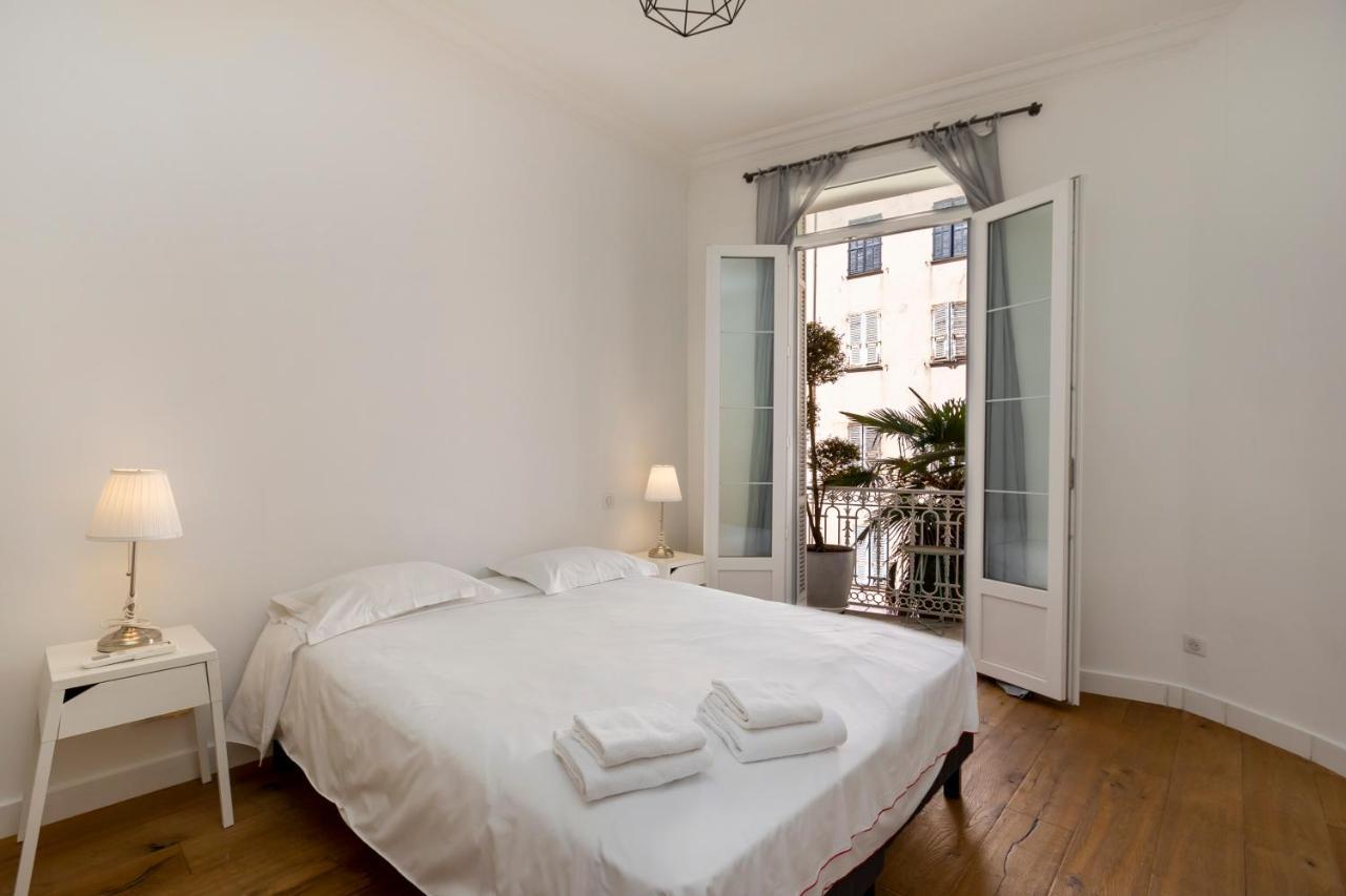 Les Suites R Bonaparte - Appartements De Standing Au Coeur De La Vieille Ville Pietonne Ajaccio  Exterior photo